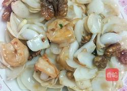 百合桃仁炒虾仁的做法图解8