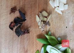 红烧红公鸡的做法图解2