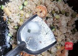 蝦仁菠蘿炒飯的做法圖解8