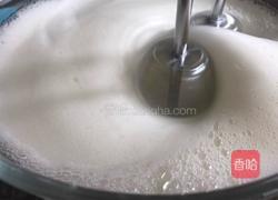 葡萄干奶油蛋糕卷的做法图解3