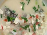 清炖鲈鱼豆腐汤的做法[图]