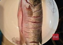 清炖鲈鱼豆腐汤的做法图解1