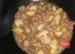 红烧肉炖土豆的做法图解6