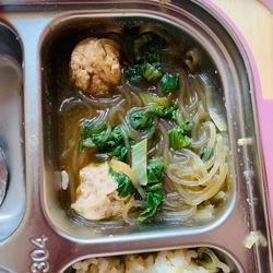 油菜粉丝肉丸汤（小童）的做法[图]