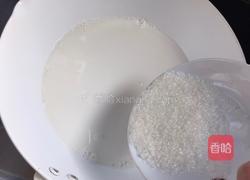 牛奶布丁的做法图解2