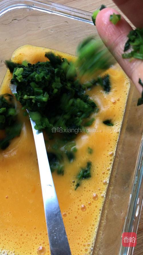 再加入切碎的菠菜搅拌