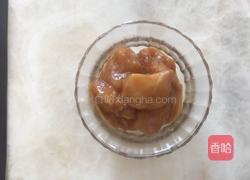 蒜蓉蒸鸡胸肉的做法图解1