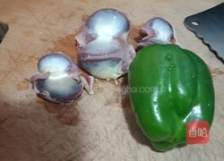 鸭胗炒青椒的做法图解1