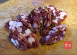 腊肠蒸土豆的做法图解2