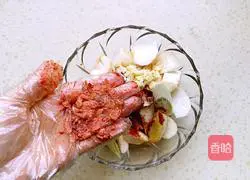 Illustration of how to make steamed king oyster mushrooms with bean curd wing roots 6