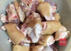 黄豆焖猪蹄的做法图解1