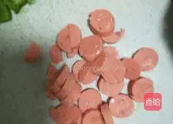 Illustration of how to make fried steamed buns with onions and ham 3