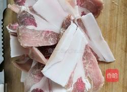 五花肉炒菜花的做法图解2