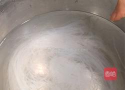 蒜蓉粉丝蒸鲜鱿的做法图解1