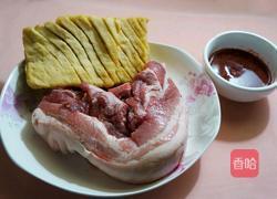 兰花豆干烧肉的做法图解1