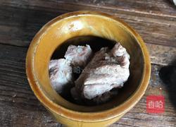 美白养颜汤（茯苓炖排骨）的做法图解2