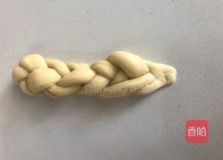 蒸面包（二辫双扣手法）的做法图解10
