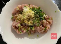 荸荠糯米肉丸的做法图解3