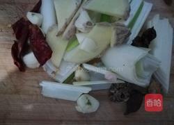 土豆红烧肉的做法图解1