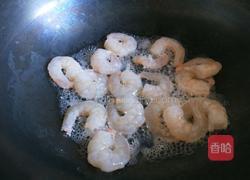 新文美食 荷包蛋炒虾仁 的做法图解6