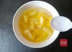 菠萝炒鸡胸肉的做法图解2