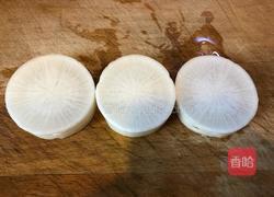 蜂蜜蒸萝卜的做法图解1