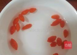 银耳火龙果羹的做法图解2