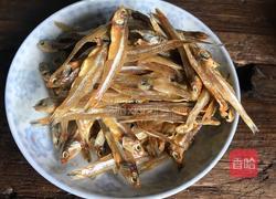 蒸小鱼干的做法图解2