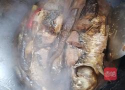 酱炖鲫鱼茄子的做法图解7