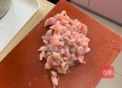 鸡胸肉鸡丁炒胡萝卜尖椒的做法图解1