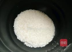 牡蛎鱿鱼粥的做法图解1