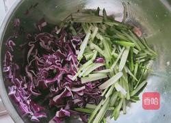 黄瓜拌甘蓝的做法图解3