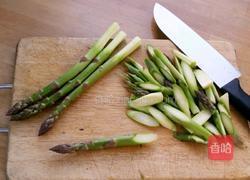 清炒芦笋大虾仁的做法图解3