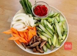 清炒芦笋大虾仁的做法图解5