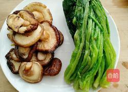 雪菜蒸香菇的做法图解1