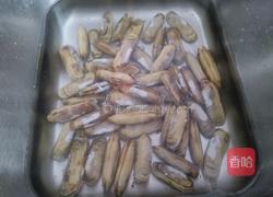 蒜蓉蒸蛏子的做法图解2