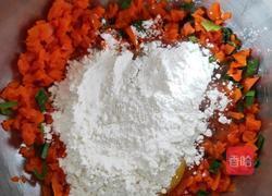 胡萝卜鸡蛋饼的做法图解1