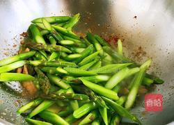 里脊肉炒芦笋的做法图解8