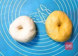 仿真香蕉馒头的做法图解3