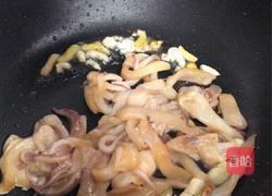 洋葱炒鱿鱼的做法图解3