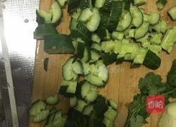 凉拌黄瓜的做法图解1