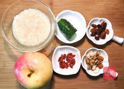 酒酿蒸苹果的做法图解1