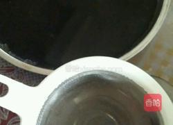 烧鲜草奶茶的做法图解2