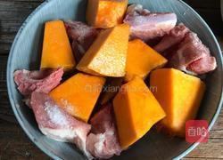 南瓜炖脊骨的做法图解7