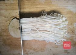 肥牛炒金针菇的做法图解1
