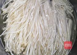 肥牛炒金针菇的做法图解2