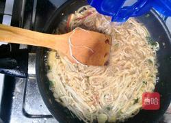 肥牛炒金针菇的做法图解10