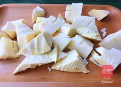 梅肉骨炖春笋的做法图解2