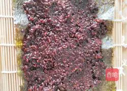 Illustration of how to make black rice sushi 3