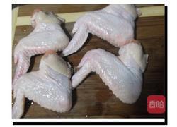 鸡翅炖蘑菇的做法图解1